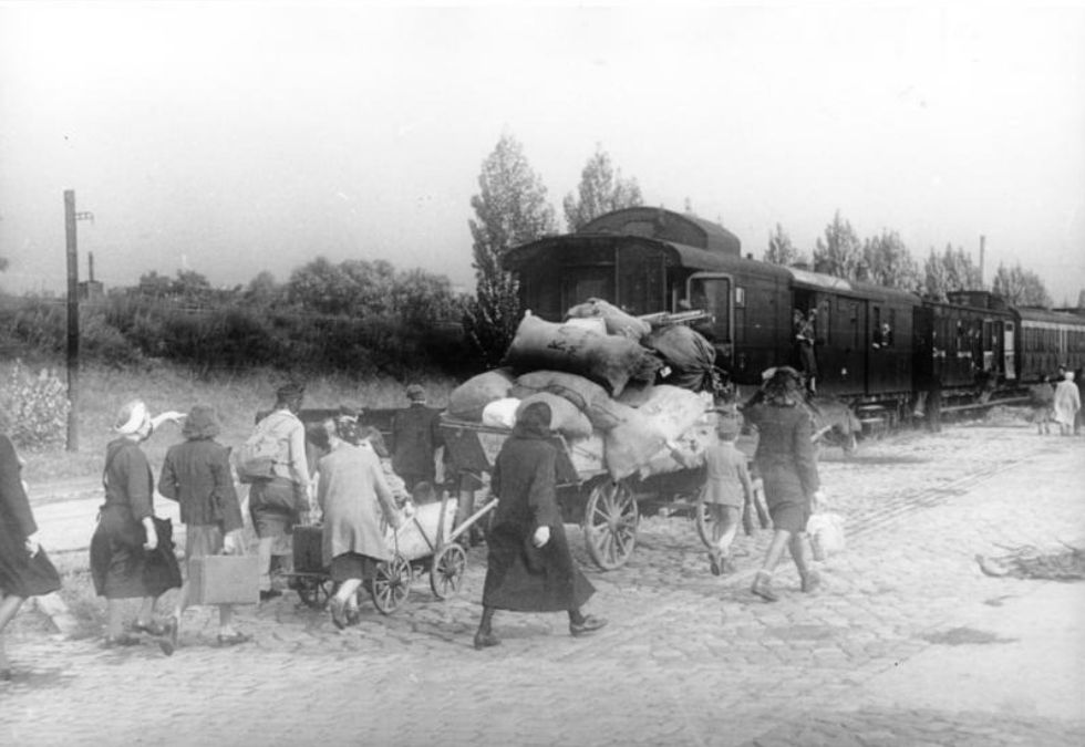 German Civilians Return to a Broken Homeland