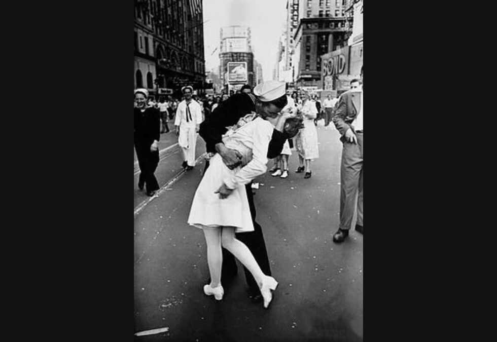 New York Celebrates Japan's Surrender